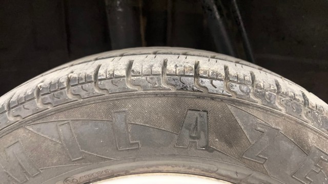 Second-hand 2016 Renault KWID 1.0 RXT AMT for sale in Pune-38