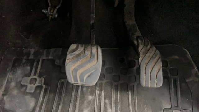 Second-hand 2016 Renault KWID 1.0 RXT AMT for sale in Pune-14