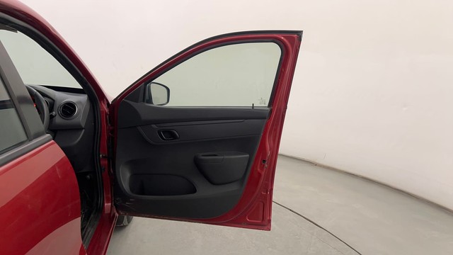 Second-hand 2016 Renault KWID 1.0 RXT AMT for sale in Pune-16