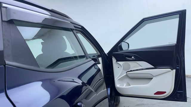 Second-hand 2025 Mahindra XUV 3XO AX5 Diesel for sale in Hyderabad-16