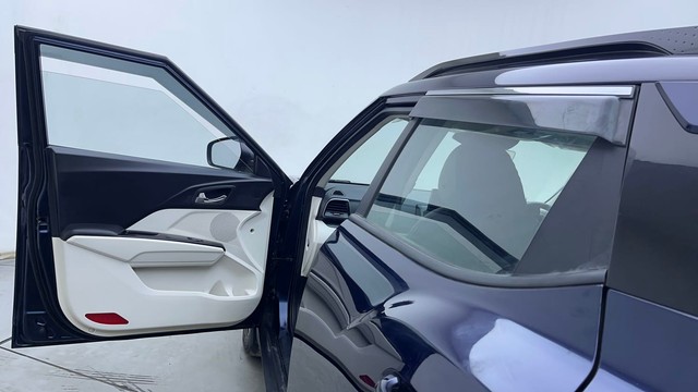 Second-hand 2025 Mahindra XUV 3XO AX5 Diesel for sale in Hyderabad-25