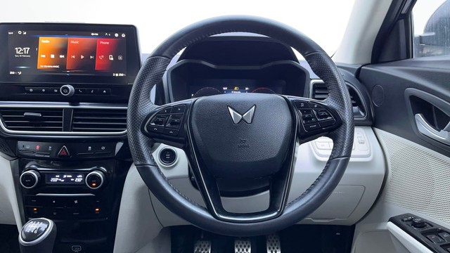 Second-hand 2025 Mahindra XUV 3XO AX5 Diesel for sale in Hyderabad-38