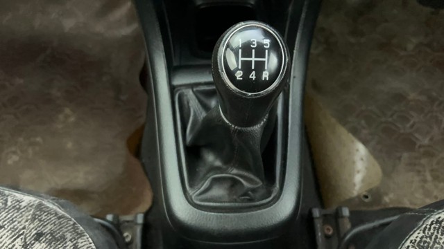 Second-hand 2012 Maruti Suzuki Swift VXI for sale in Ahmedabad-12