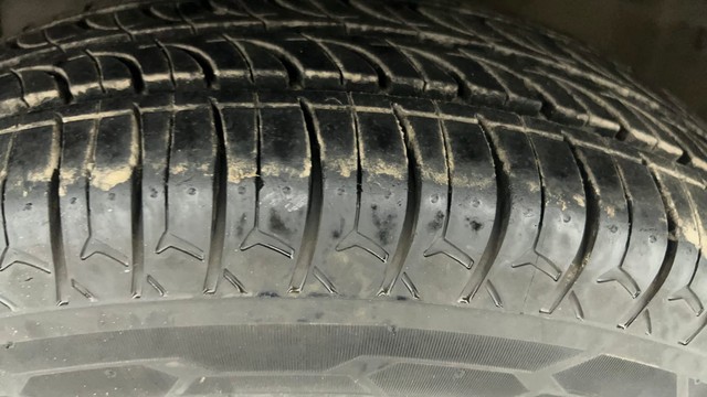 Second-hand 2012 Maruti Suzuki Swift VXI for sale in Ahmedabad-23