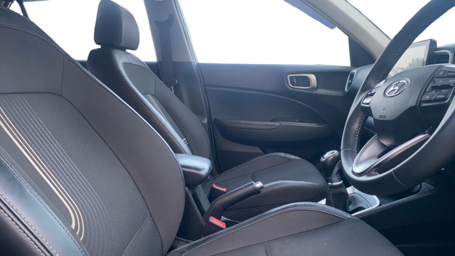 Second-hand 2019 Hyundai Venue SX Opt Turbo BSIV for sale in Bangalore-15