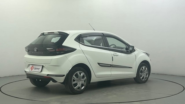 Second-hand 2022 Tata Altroz XM Plus for sale in Ahmedabad-3