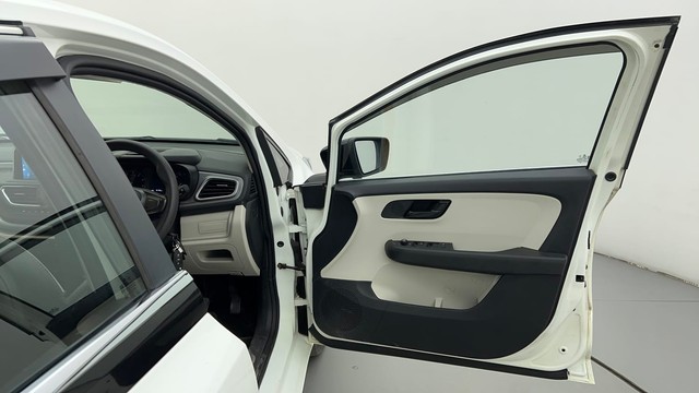 Second-hand 2022 Tata Altroz XM Plus for sale in Ahmedabad-16