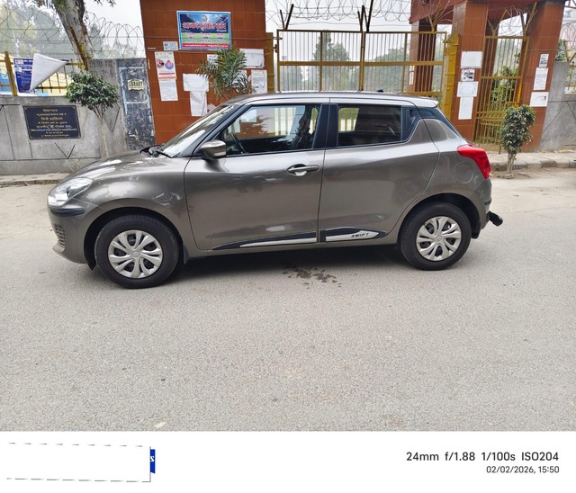 Second-hand 2022 Maruti Swift VXI BSVI for sale in New Delhi-4