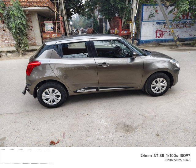 Second-hand 2022 Maruti Swift VXI BSVI for sale in New Delhi-1
