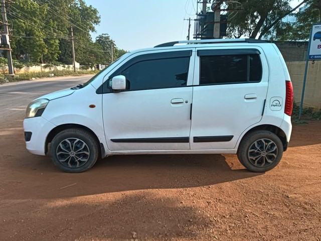 Second-hand 2015 Maruti Wagon R AMT VXI for sale in Madurai-3