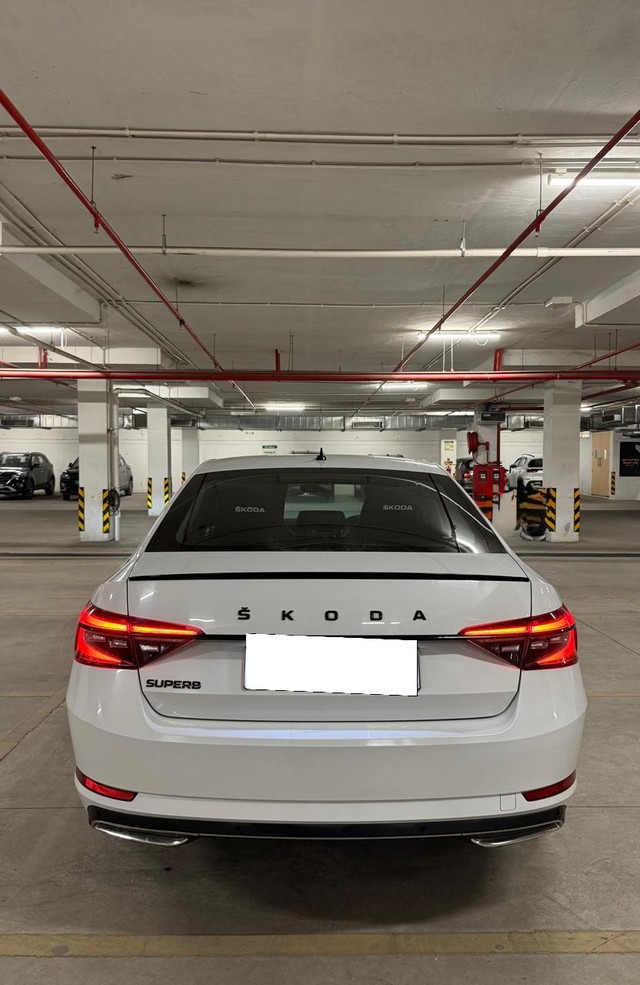 Second-hand 2021 Skoda Superb Sportline BSVI for sale in Bangalore-2