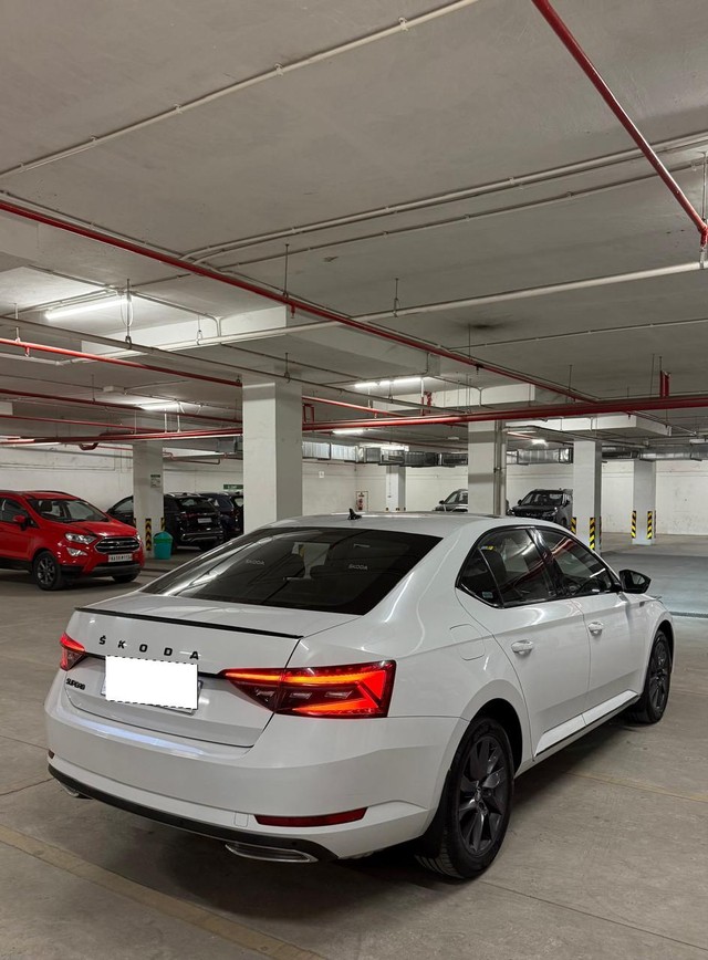 Second-hand 2021 Skoda Superb Sportline BSVI for sale in Bangalore-10