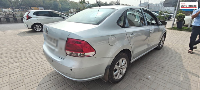 Volkswagen Vento Petrol Highline Second-hand 2011 Volkswagen Vento Petrol Highline for sale in Ahmedabad-6