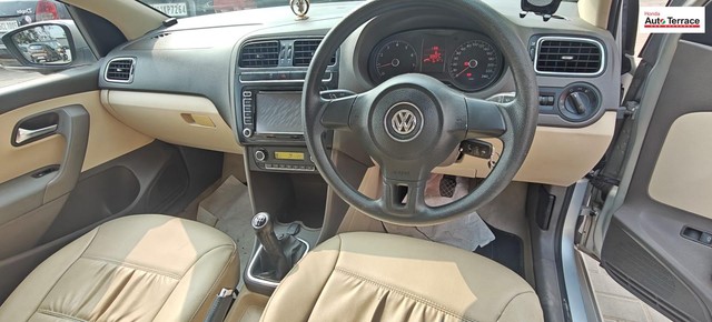Volkswagen Vento Petrol Highline Second-hand 2011 Volkswagen Vento Petrol Highline for sale in Ahmedabad-4