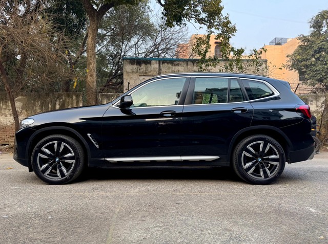 Second-hand 2023 BMW X3 xDrive20d Luxury Edition for sale in New Delhi-3