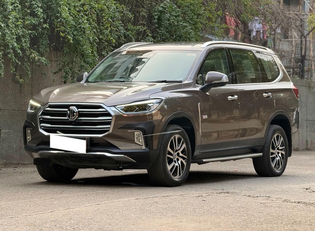 Second-hand 2023 MG Gloster Savvy 4x4 6Str for sale in New Delhi-4