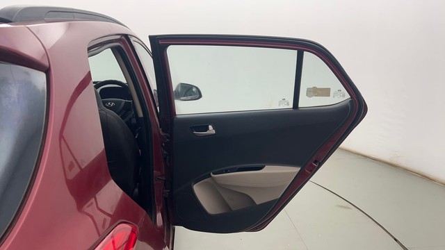 Second-hand 2014 Hyundai Grand i10 1.2 Kappa Sportz BSIV for sale in Kolkata-29