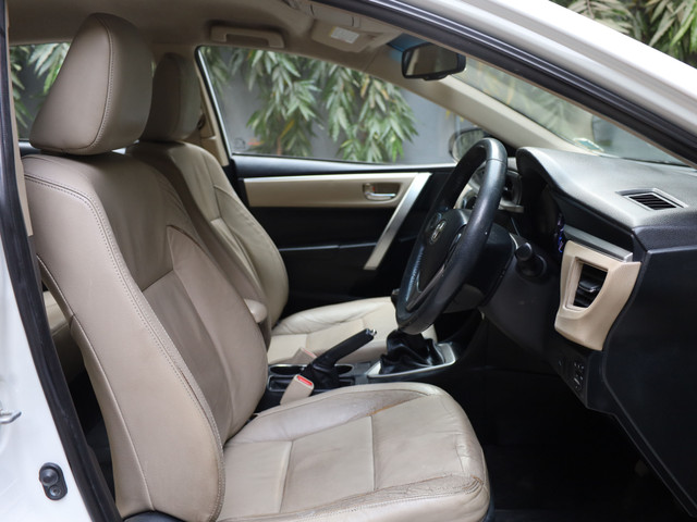 Second-hand 2016 Toyota Corolla Altis G MT for sale in Kolkata-13