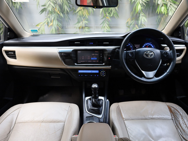 Second-hand 2016 Toyota Corolla Altis G MT for sale in Kolkata-9