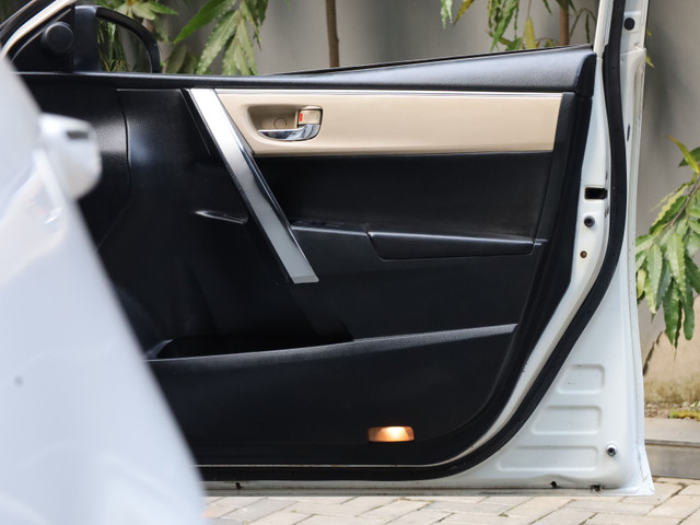 Second-hand 2016 Toyota Corolla Altis G MT for sale in Kolkata-10