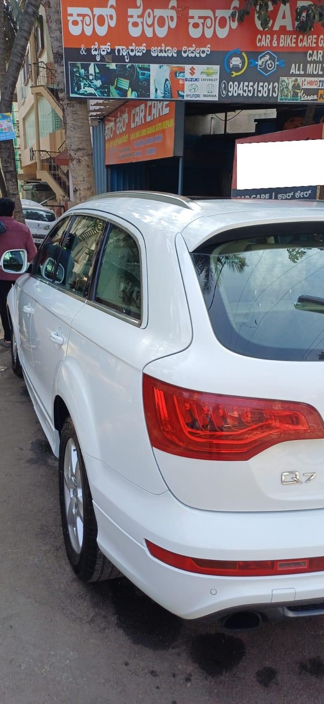 Second-hand 2015 Audi Q7 3.0 TDI quattro for sale in Bangalore-6
