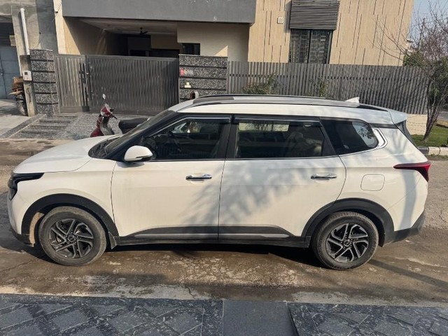 Second-hand 2024 Kia Carens Luxury Opt Diesel AT for sale in Hoshiarpur-3