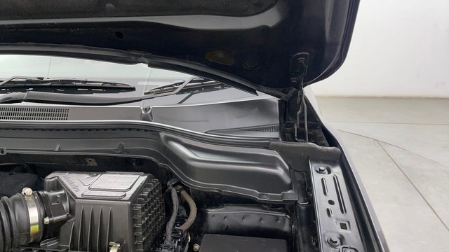 Second-hand 2021 Mahindra XUV300 W8 Opt for sale in Chennai-37