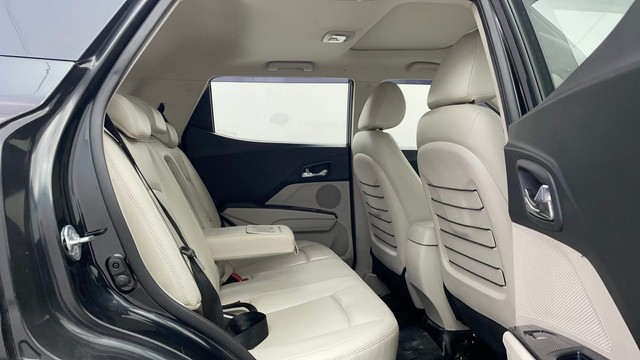 Second-hand 2021 Mahindra XUV300 W8 Opt for sale in Chennai-38