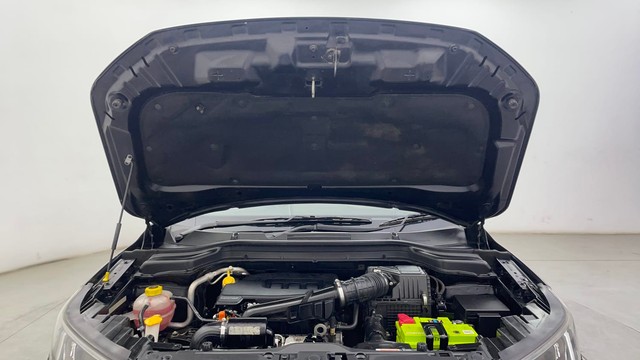 Second-hand 2021 Mahindra XUV300 W8 Opt for sale in Chennai-8