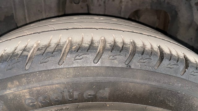 Second-hand 2021 Mahindra XUV300 W8 Opt for sale in Chennai-31