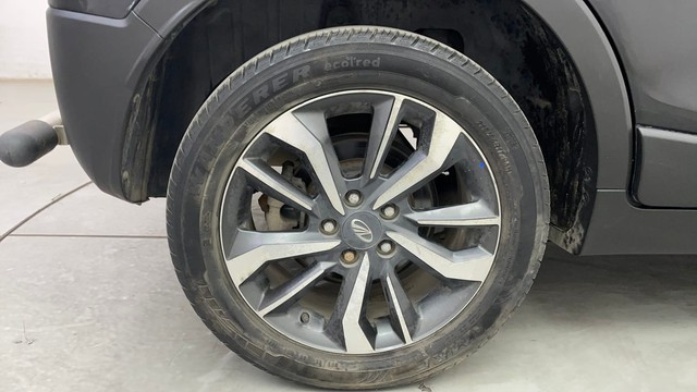 Second-hand 2021 Mahindra XUV300 W8 Opt for sale in Chennai-18