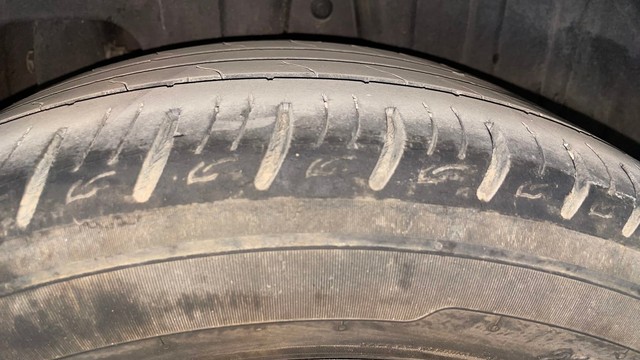 Second-hand 2021 Mahindra XUV300 W8 Opt for sale in Chennai-30