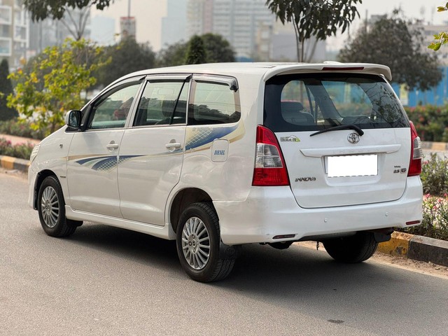 Second-hand 2013 Toyota Innova 2.5 G (Diesel) 8 Seater for sale in Hyderabad-7