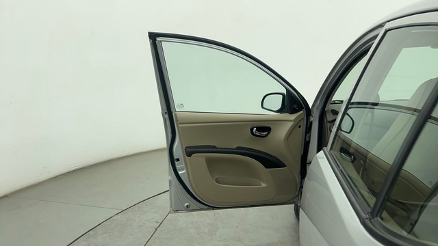 Second-hand 2014 Hyundai i10 Sportz 1.1L for sale in Chennai-37