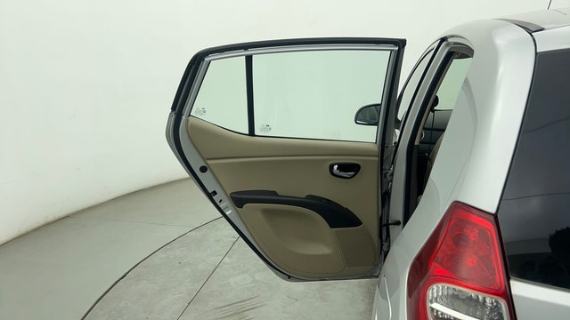 Second-hand 2014 Hyundai i10 Sportz 1.1L for sale in Chennai-39
