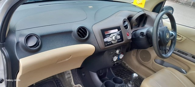 Second-hand 2013 Honda Brio S MT for sale in Mumbai-9