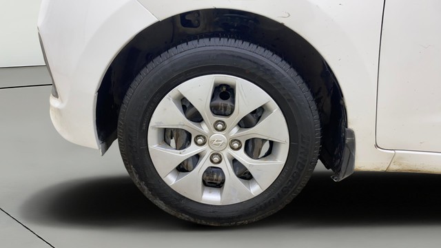 Second-hand 2015 Hyundai Xcent 1.2 Kappa Base for sale in Ahmedabad-29