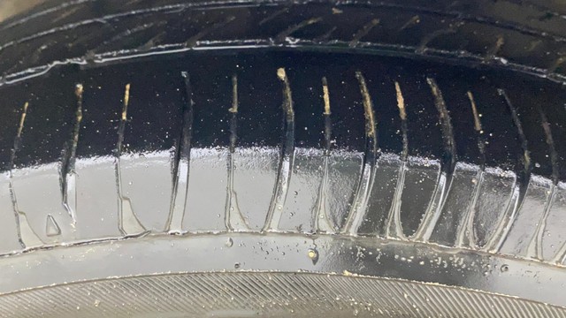 Second-hand 2015 Hyundai Xcent 1.2 Kappa Base for sale in Ahmedabad-4