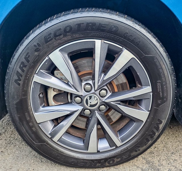 Second-hand 2023 Skoda Slavia 1.5 TSI Style DSG for sale in Mumbai-8