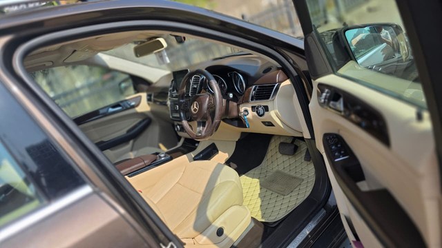 Second-hand 2016 Mercedes-Benz GLE 250d for sale in Mumbai-11