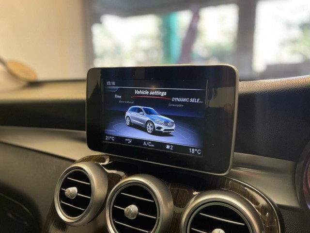 Second-hand 2020 Mercedes-Benz GLC 220d 4MATIC for sale in Mumbai-19