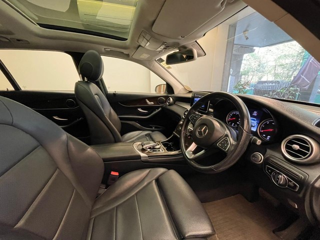 Second-hand 2020 Mercedes-Benz GLC 220d 4MATIC for sale in Mumbai-8