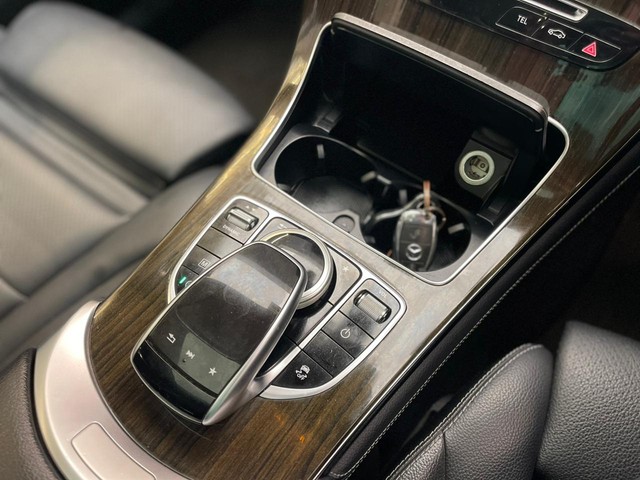 Second-hand 2020 Mercedes-Benz GLC 220d 4MATIC for sale in Mumbai-15