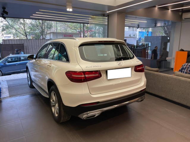 Second-hand 2020 Mercedes-Benz GLC 220d 4MATIC for sale in Mumbai-14