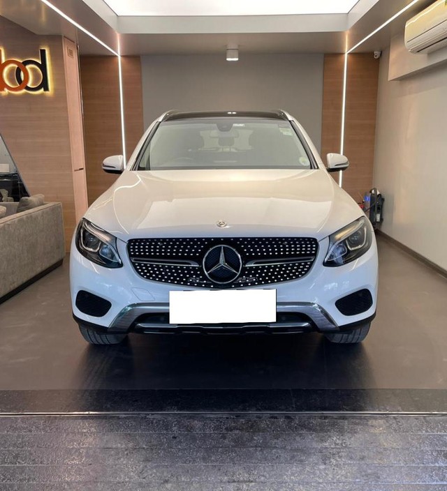 Second-hand 2020 Mercedes-Benz GLC 220d 4MATIC for sale in Mumbai-2