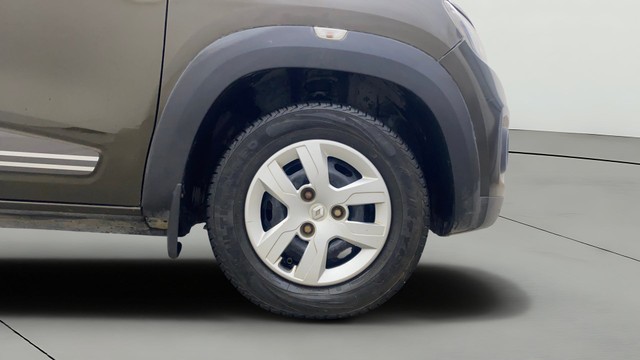 Second-hand 2019 Renault KWID 1.0 AMT RXT for sale in Bangalore-23