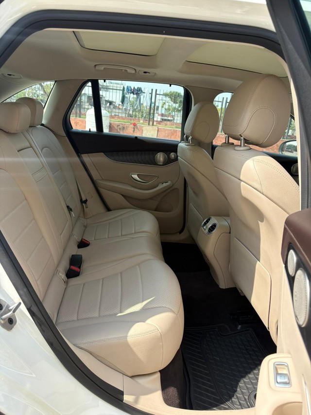 Second-hand 2022 Mercedes-Benz GLC 200 for sale in Jaipur-8
