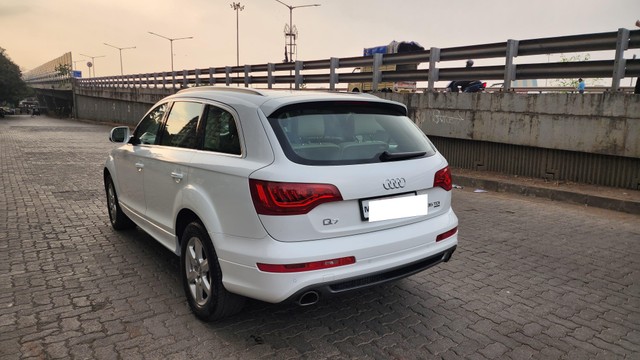 Second-hand 2016 Audi Q7 45 TDI Quattro Premium Plus for sale in Mumbai-12