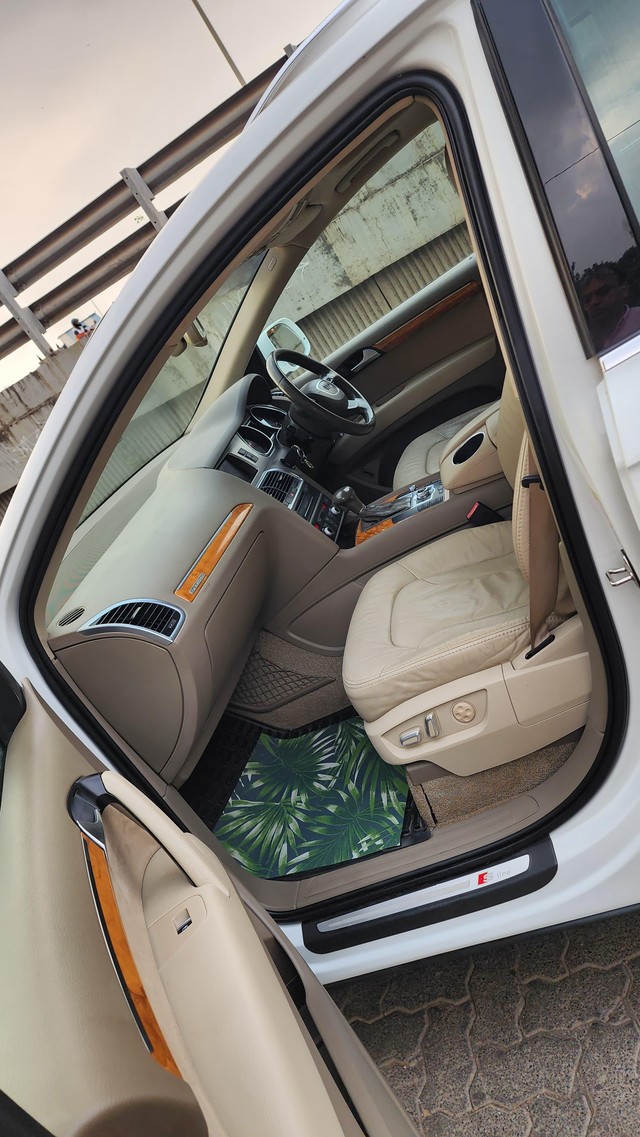 Second-hand 2016 Audi Q7 45 TDI Quattro Premium Plus for sale in Mumbai-13