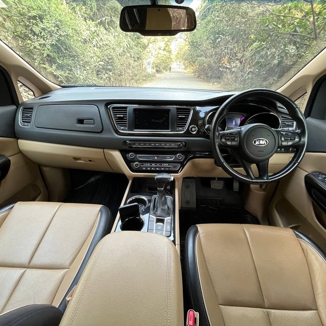 Second-hand 2020 Kia Carnival Limousine for sale in Mumbai-16